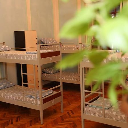 באקו Flora Hostel מראה חיצוני תמונה