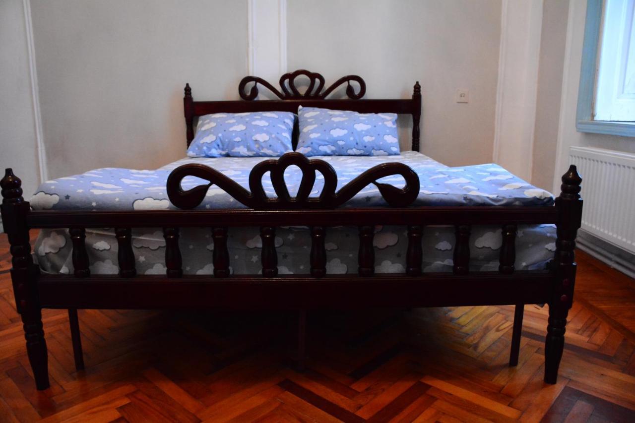 באקו Flora Hostel מראה חיצוני תמונה