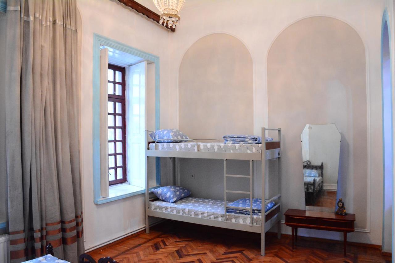 באקו Flora Hostel מראה חיצוני תמונה