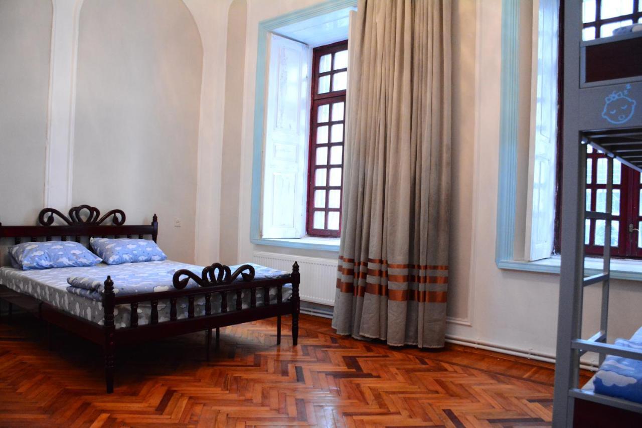באקו Flora Hostel מראה חיצוני תמונה