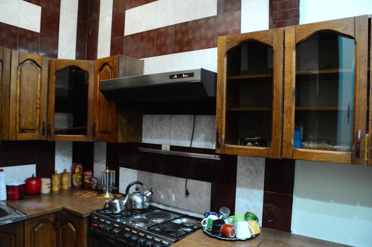 באקו Flora Hostel מראה חיצוני תמונה