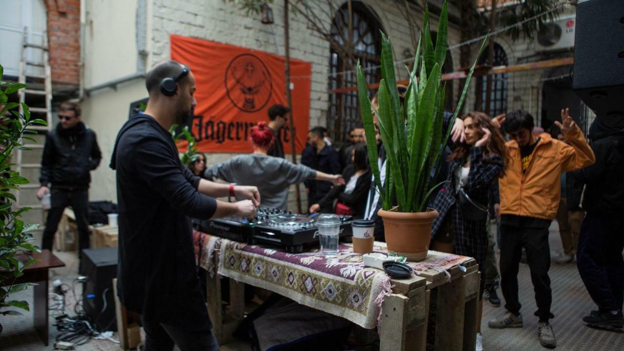 באקו Flora Hostel מראה חיצוני תמונה