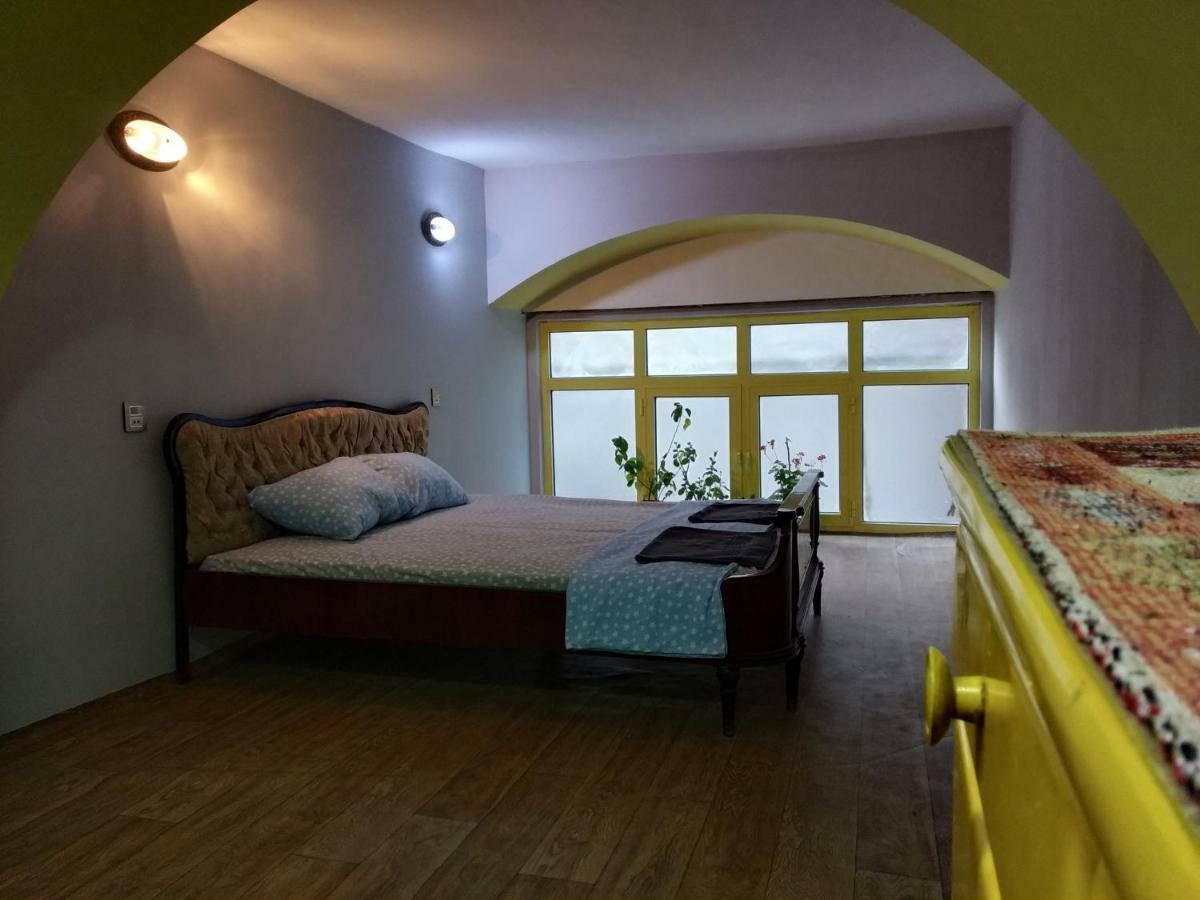 באקו Flora Hostel מראה חיצוני תמונה
