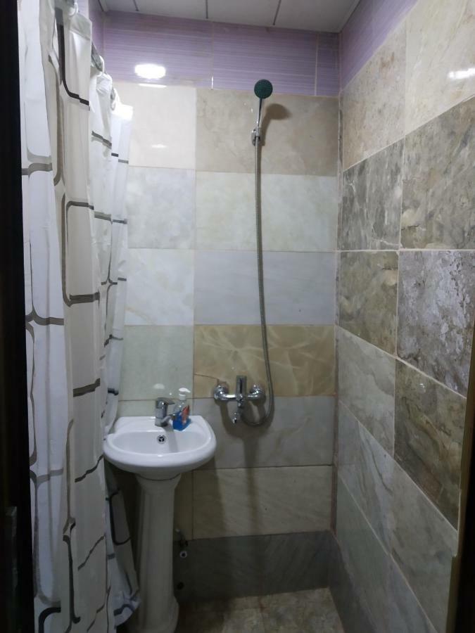 באקו Flora Hostel מראה חיצוני תמונה