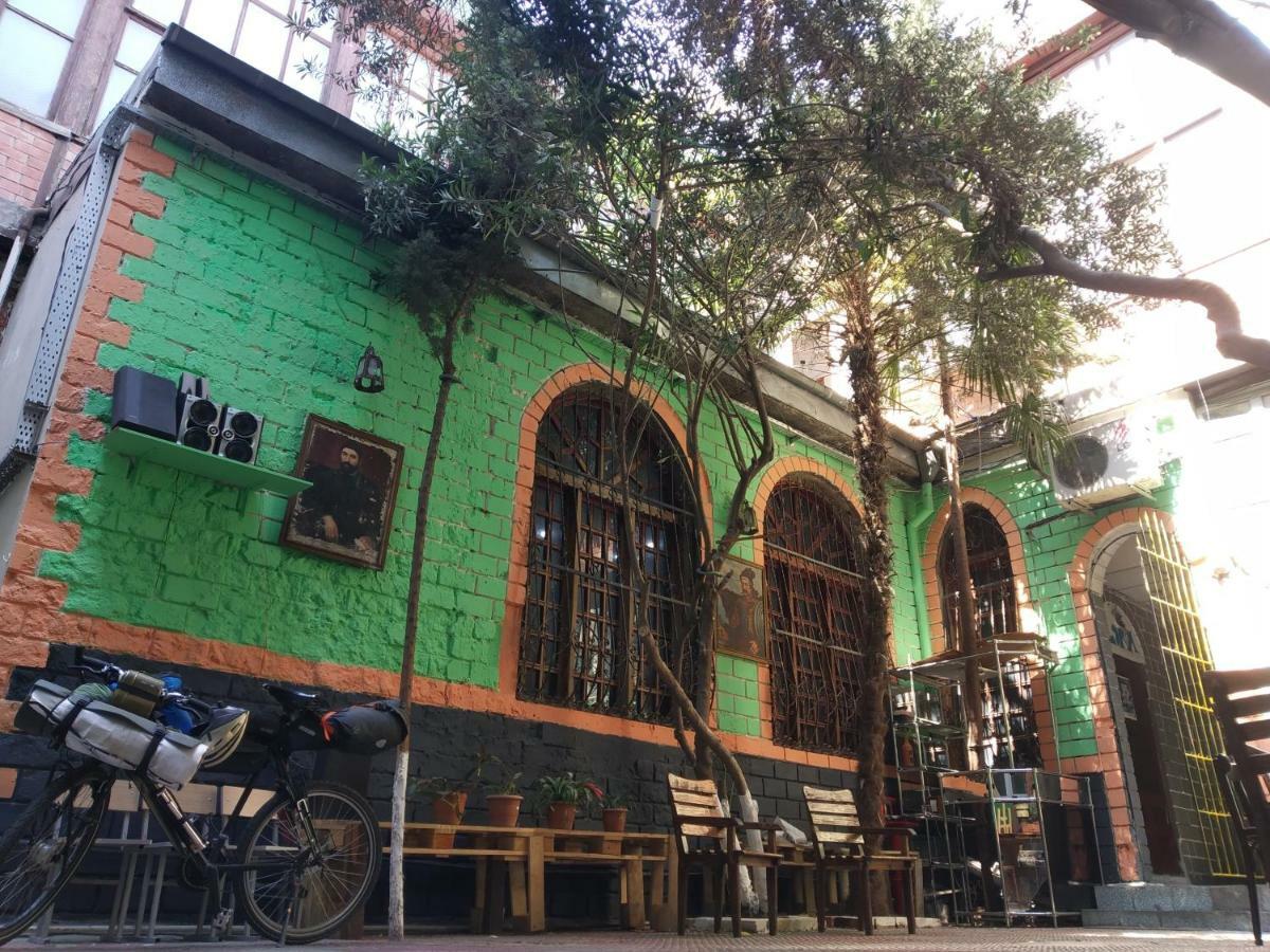 באקו Flora Hostel מראה חיצוני תמונה