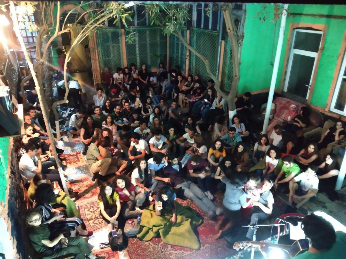 באקו Flora Hostel מראה חיצוני תמונה