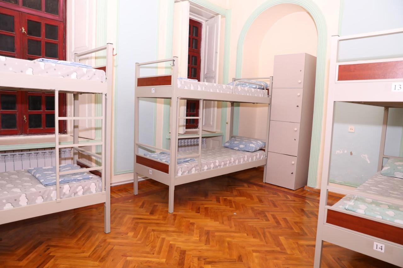 באקו Flora Hostel מראה חיצוני תמונה