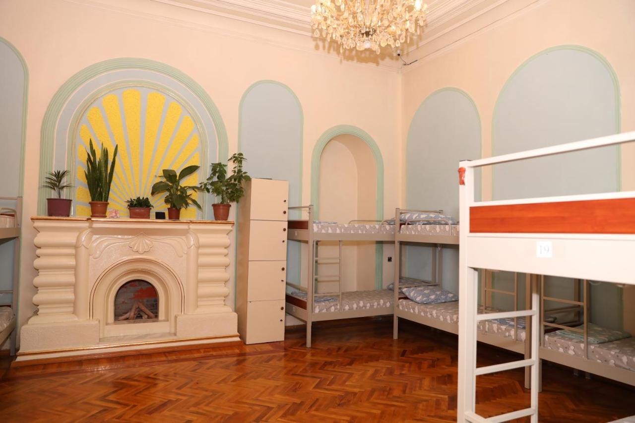 באקו Flora Hostel מראה חיצוני תמונה